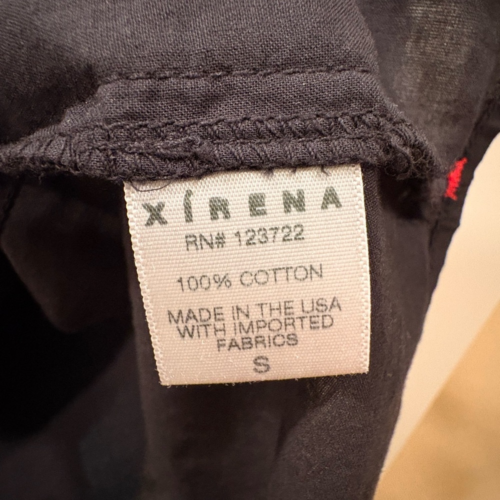 XiRENA Black Ruffled Blouse - Picture 4 of 4